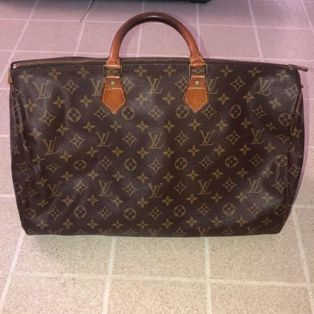 Authentic Lv Speedy 40 Monogram - image 3